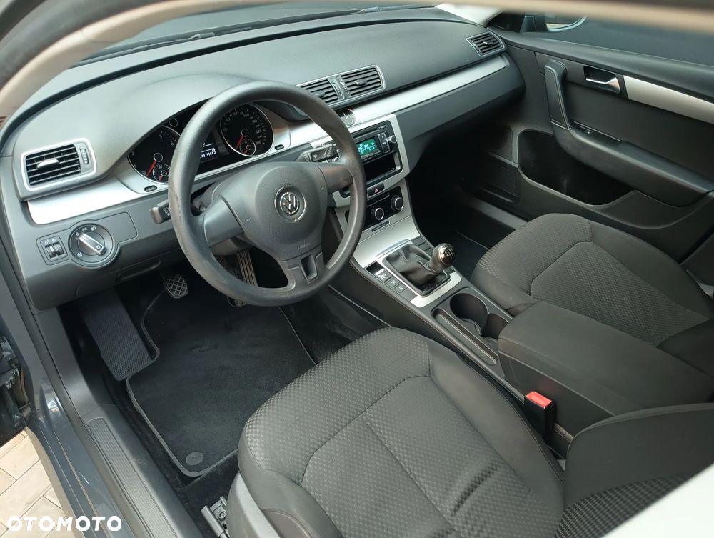 Volkswagen Passat 2013 photo 5