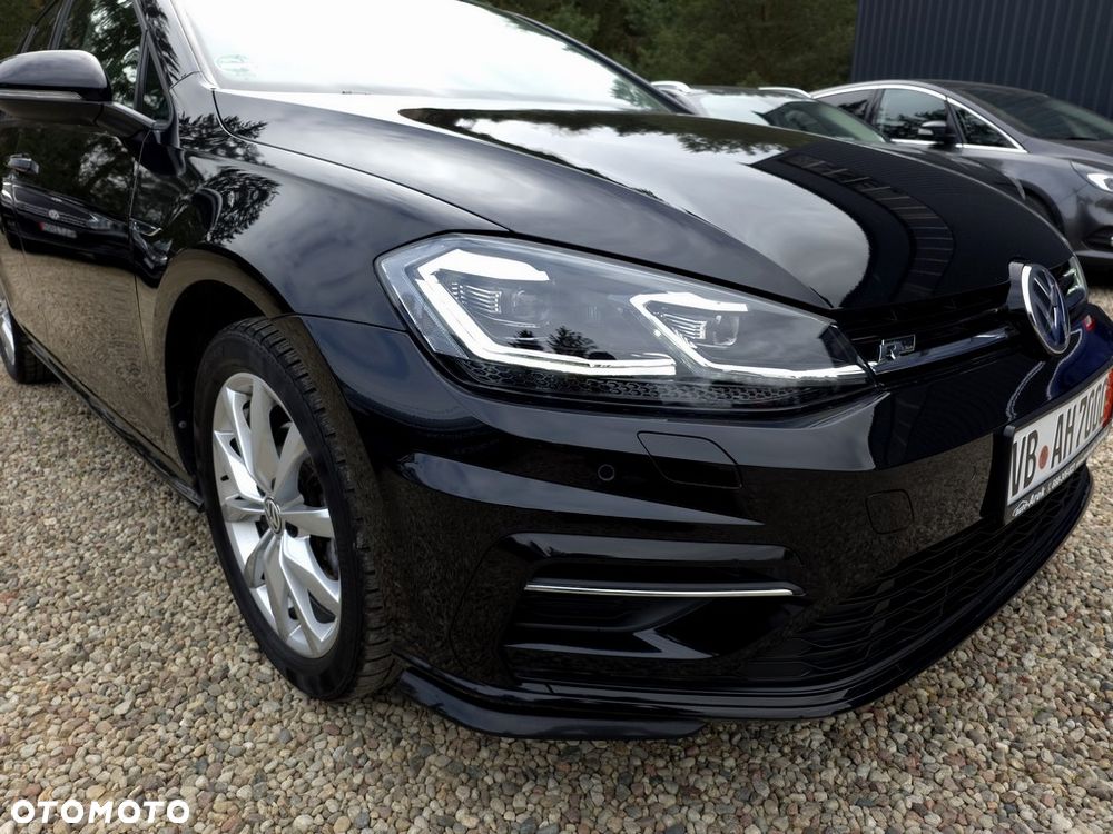 Volkswagen Golf - 1