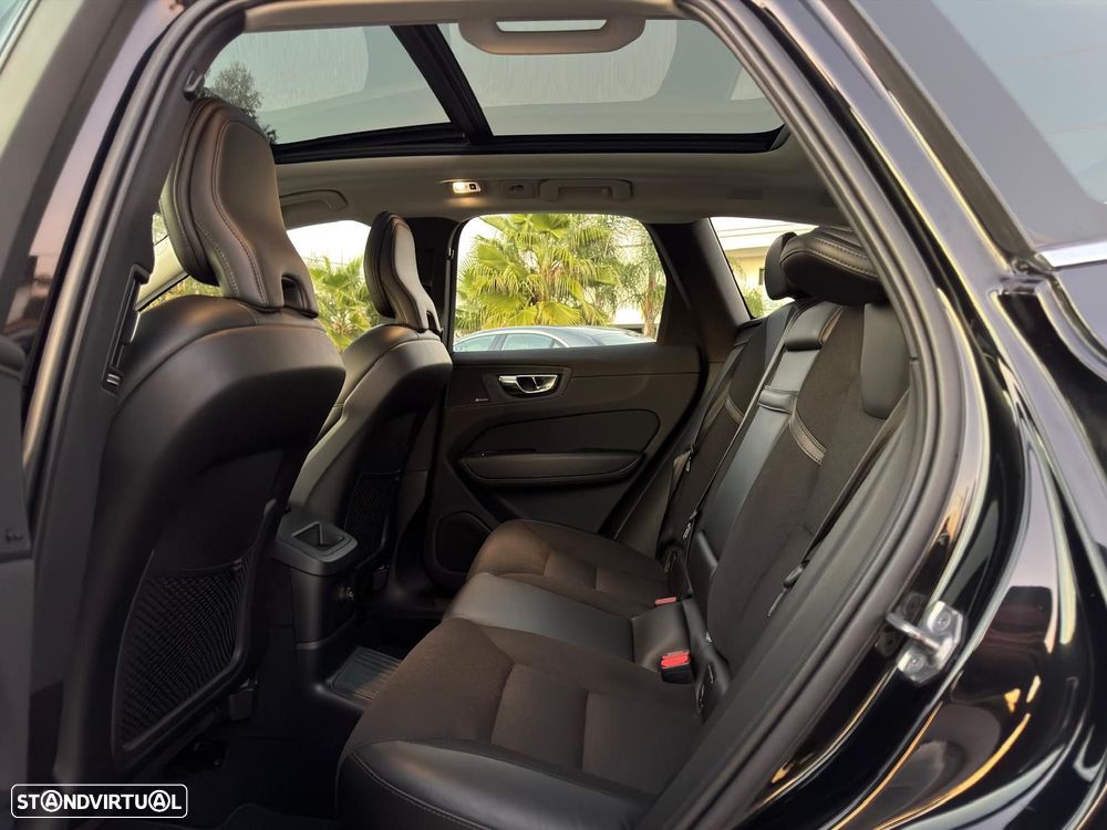 Volvo XC 60 2.0 T8 PHEV Momentum AWD - 22