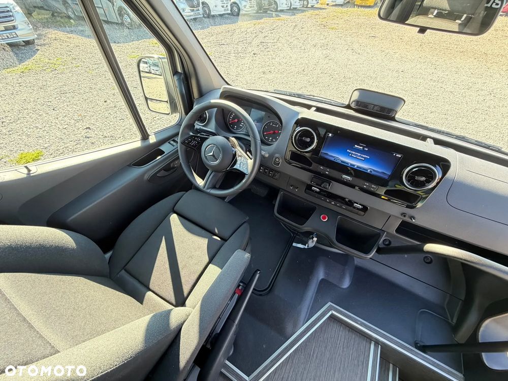 Mercedes-Benz Sprinter 519 - 30