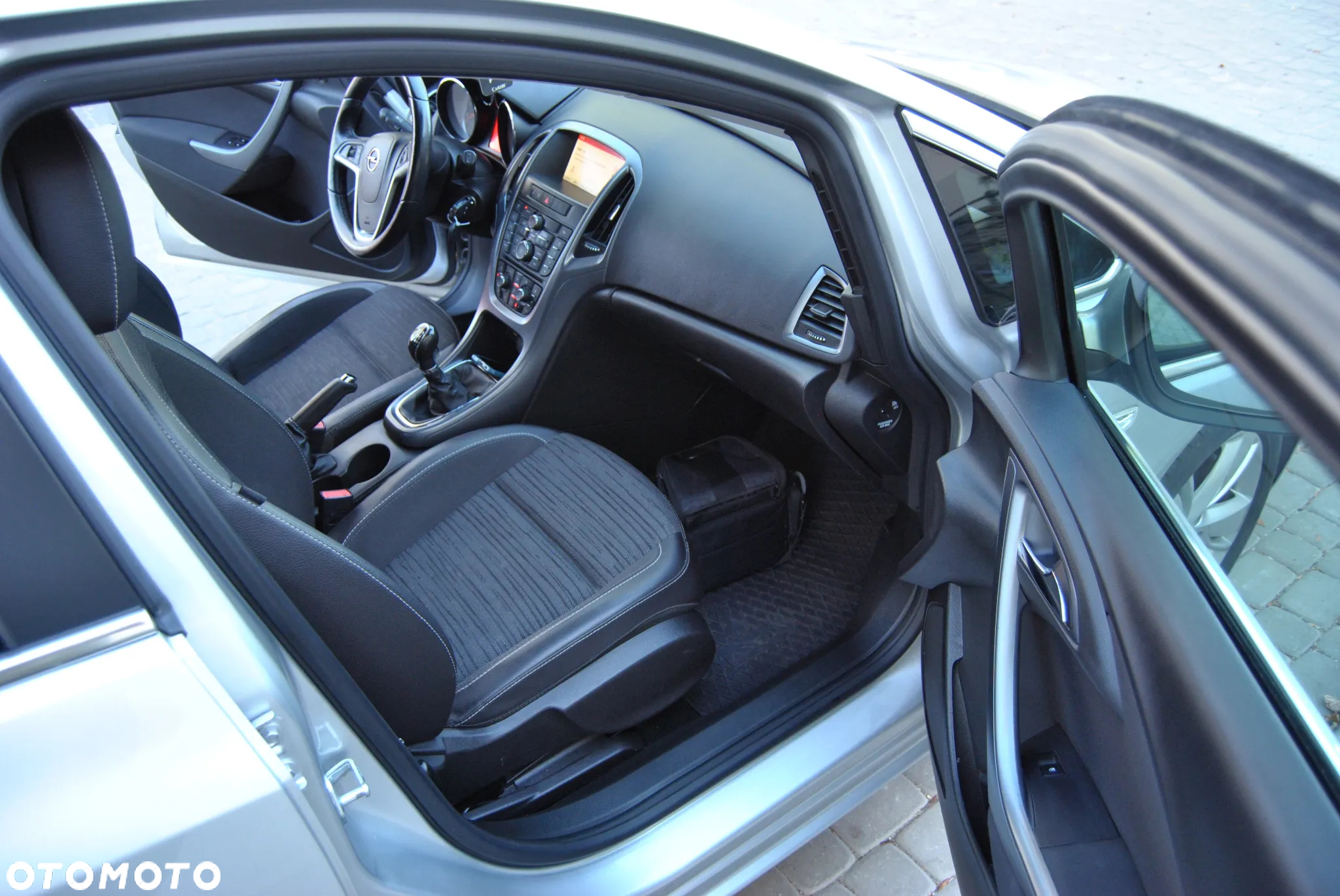 Opel Astra IV 1.4 T Cosmo - 5