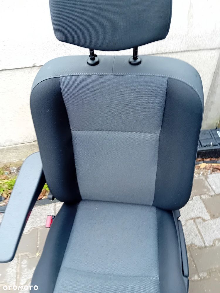 Movano Master III 15- Fotel przedni lewy - kierowca - 3