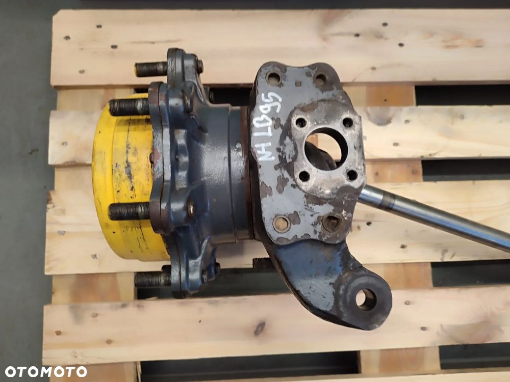 Zwolnica Zwrotnica Piasta 19025 Półoś NEW HOLLAND LB95 - 2