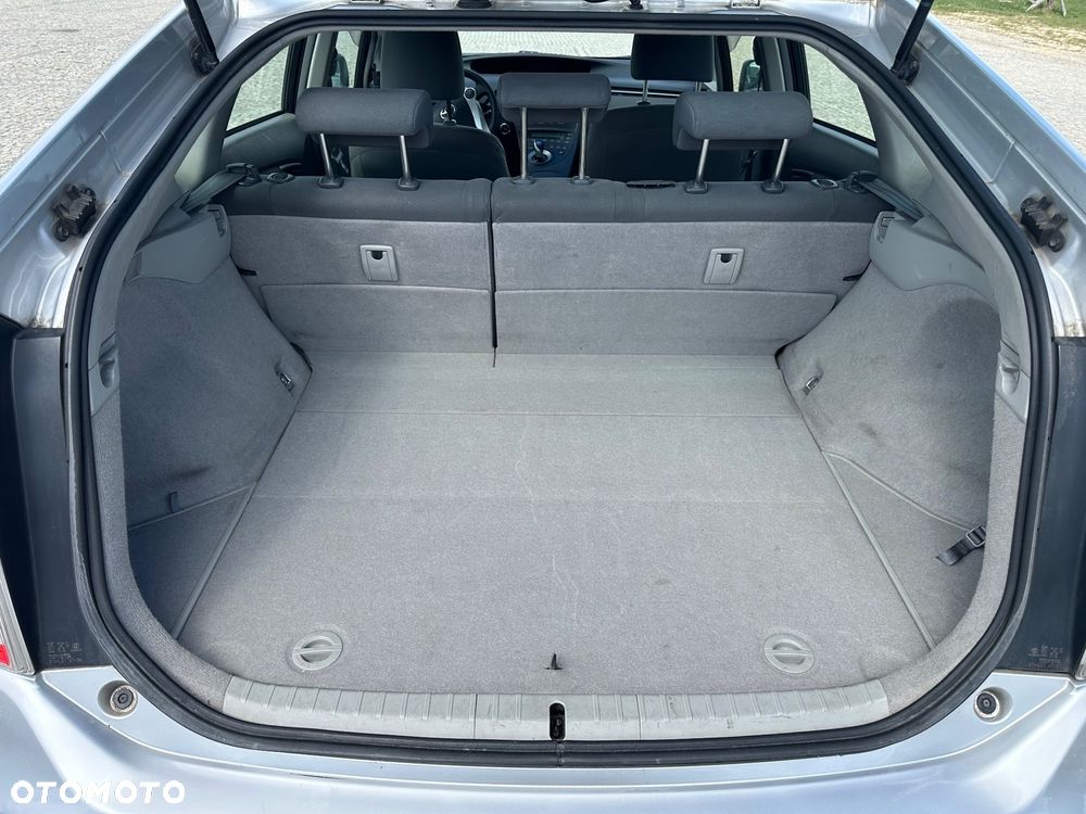 Toyota Prius 1.8 HSD Prestige - 10