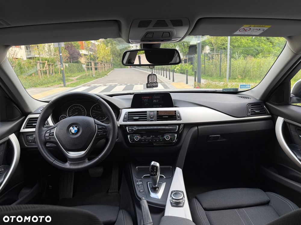 BMW Seria 3 318i - 14