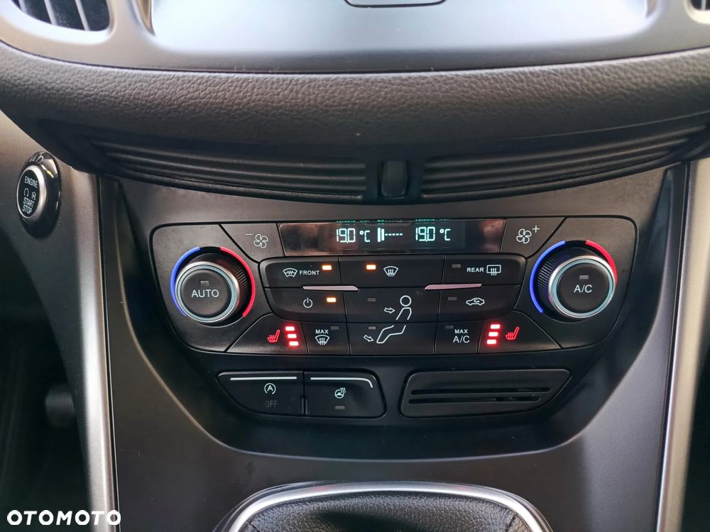 Ford Kuga 1.5 EcoBoost 2x4 Titanium - 16