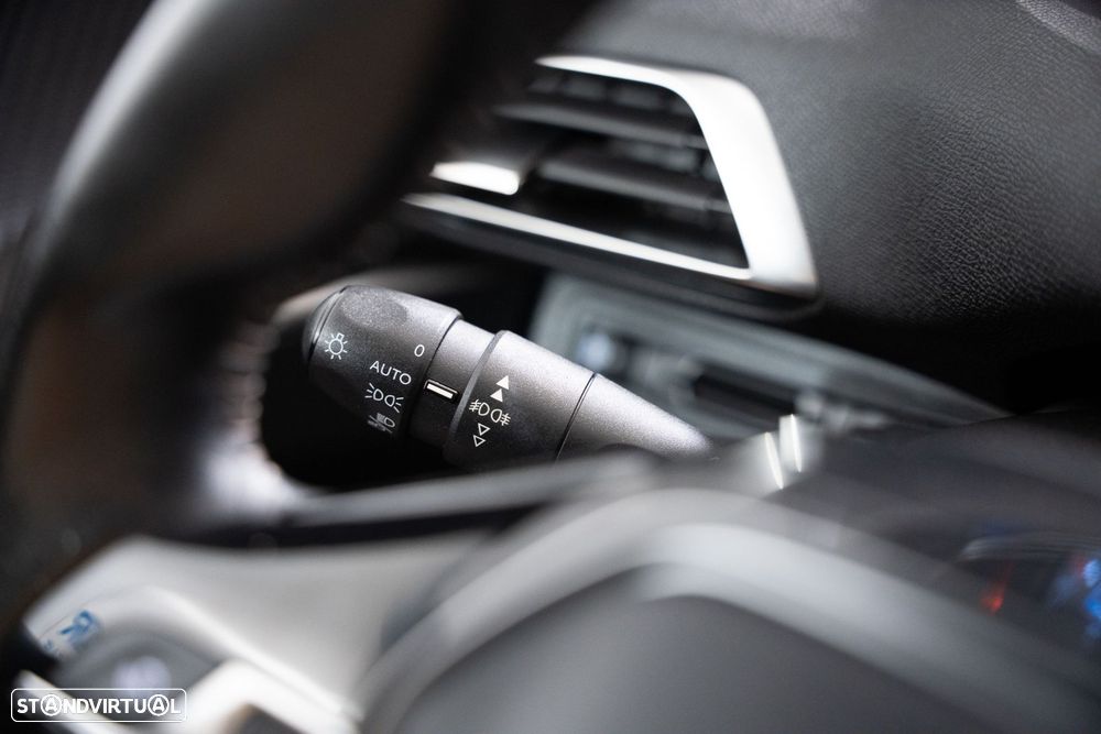 Peugeot 3008 1.2 PureTech Active - 19