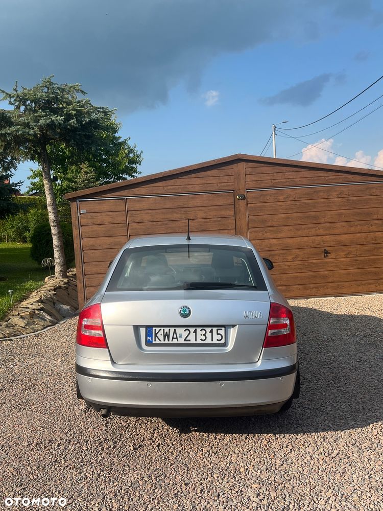 Skoda Octavia 1.6 Tour - 8