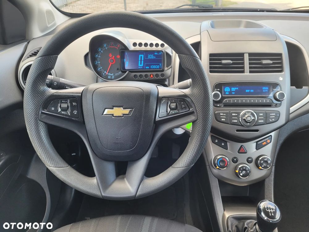 Chevrolet Aveo - 10