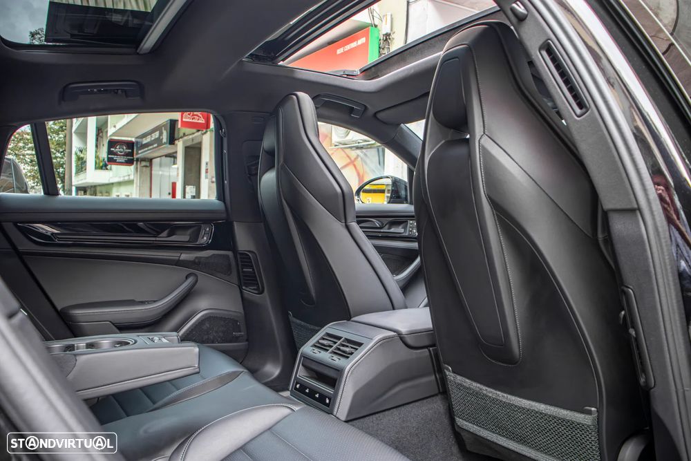 Porsche Panamera 4 E-Hybrid - 41