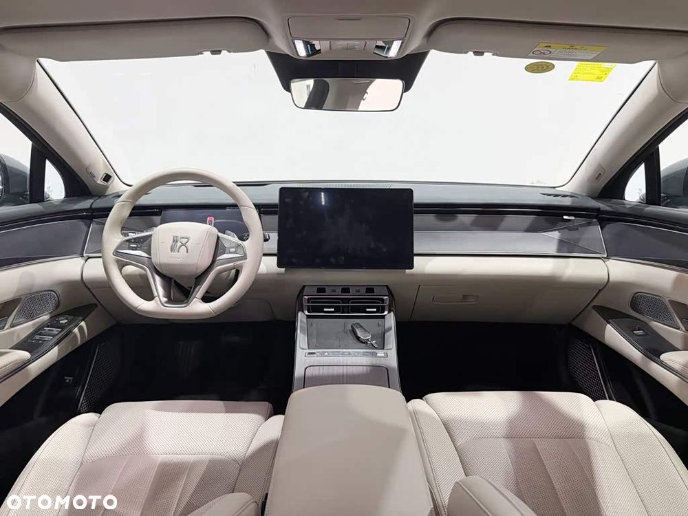 BYD Han L - 12
