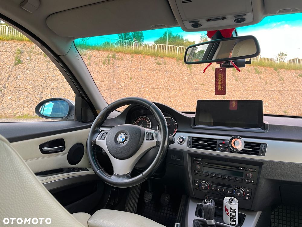 BMW Seria 3 320d - 10