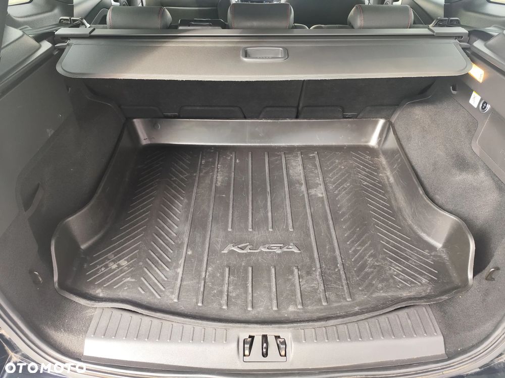 Ford Kuga 1.5 EcoBoost 2x4 ST-Line - 23