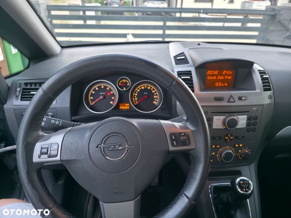 Opel Zafira 1.8 Enjoy - 10