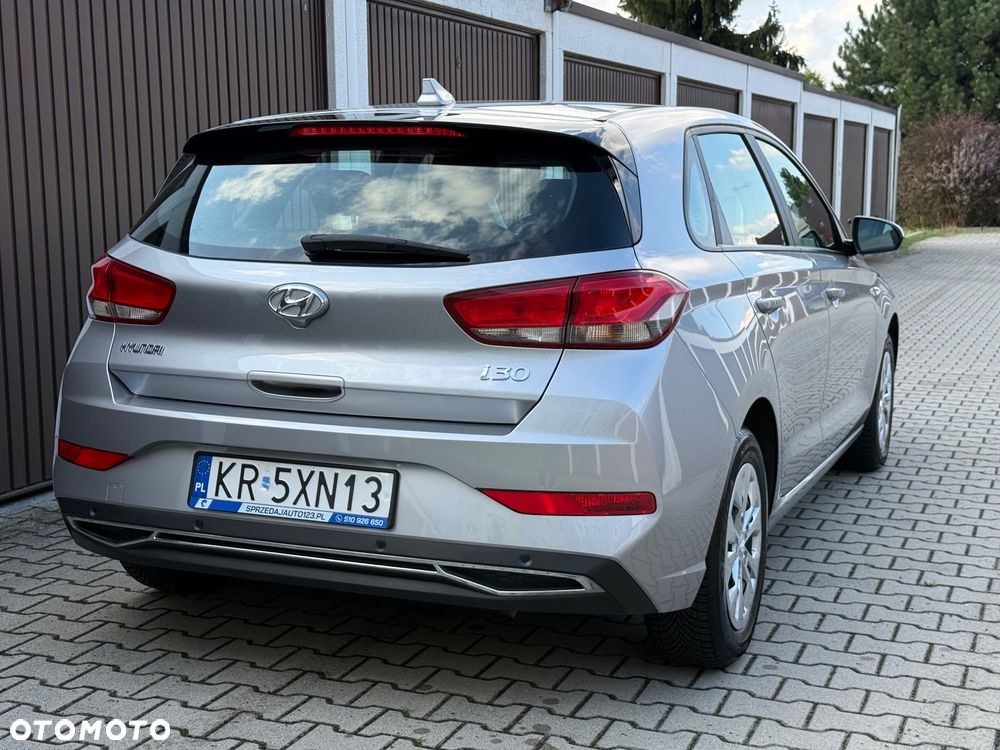 Hyundai i30 1.5 DPI Classic + - 22