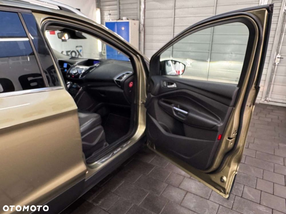 Ford Kuga - 40