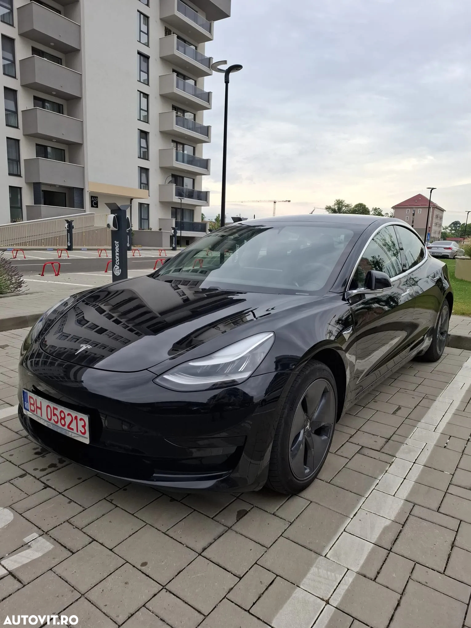 Tesla Model 3 - 3