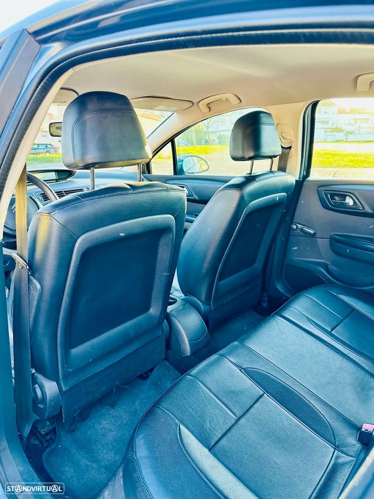 Citroën C4 1.4 16V SX - 8