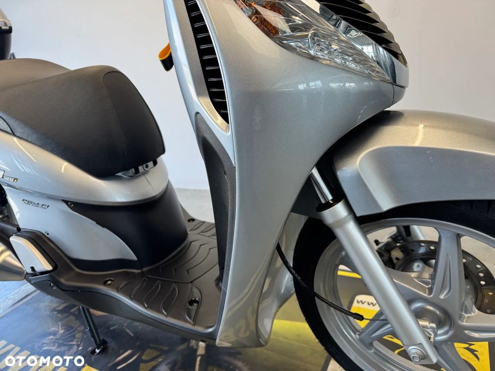 Honda SH - 9