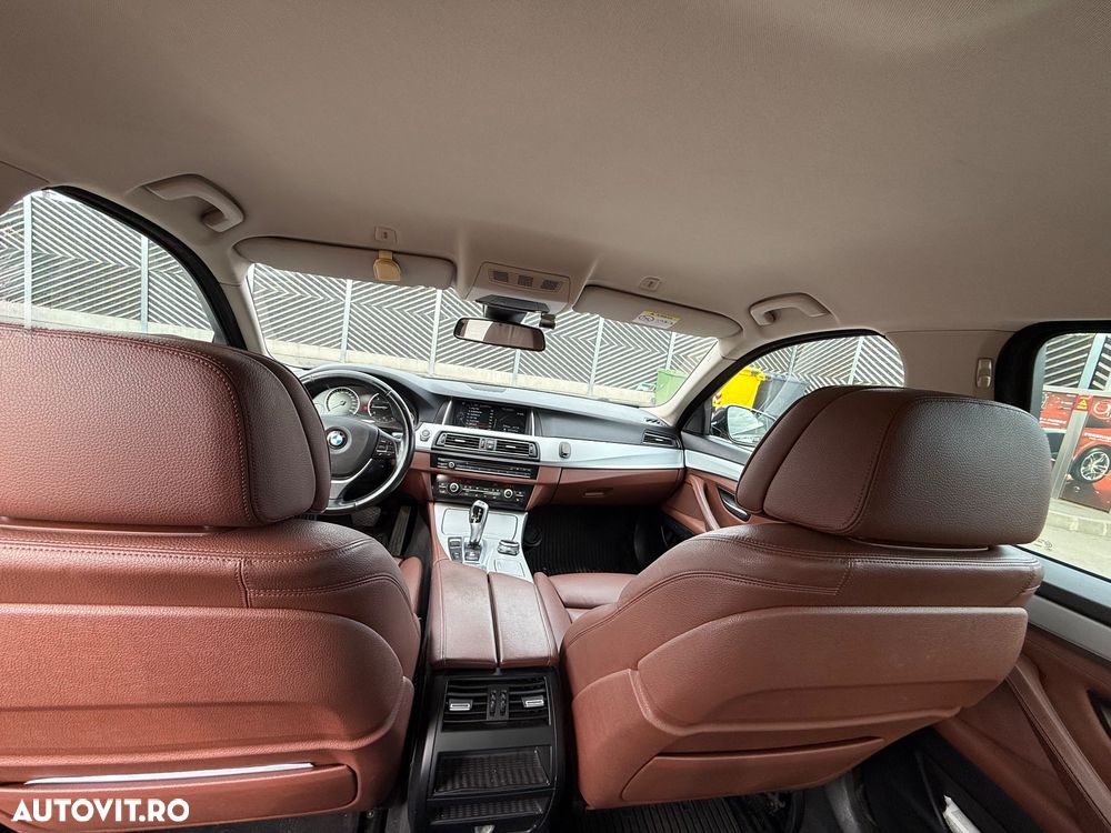 BMW Seria 5 525d xDrive - 12