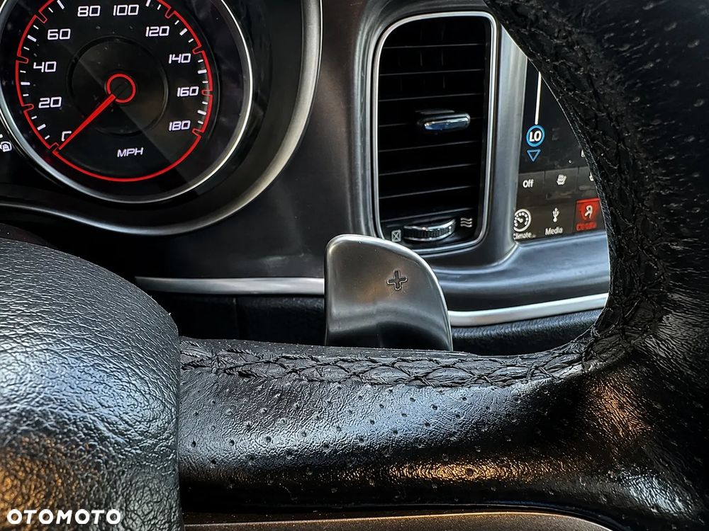 Dodge Charger 5.7 R/T - 16