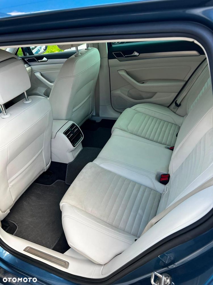 Volkswagen Passat 2.0 TDI BMT 4Mot Highline DSG - 10