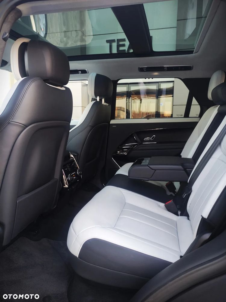 Land Rover Range Rover Sport D350 Autobiography - 16