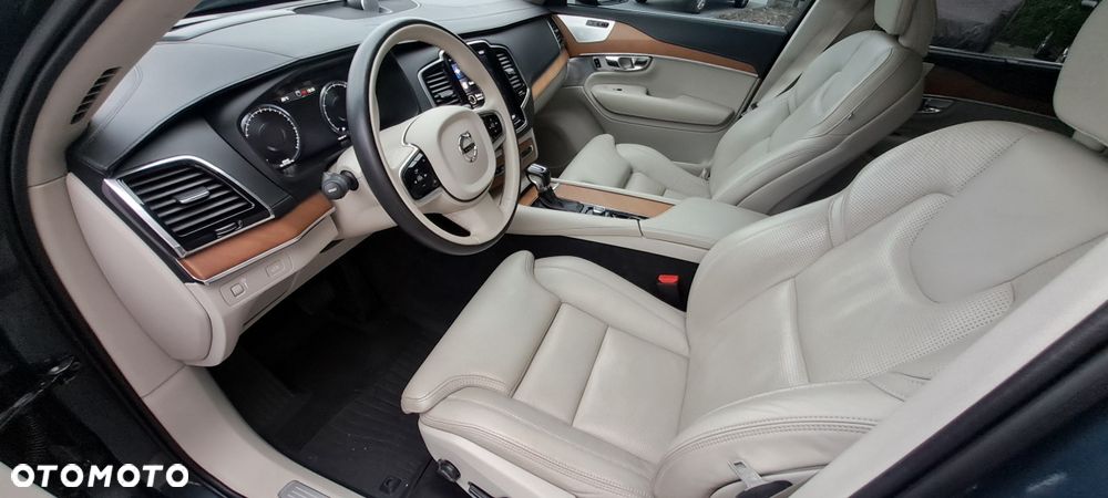 Volvo XC 90 - 5