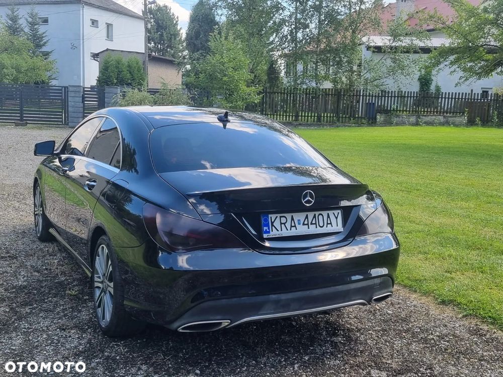 Mercedes-Benz CLA 250 7G-DCT Urban - 16
