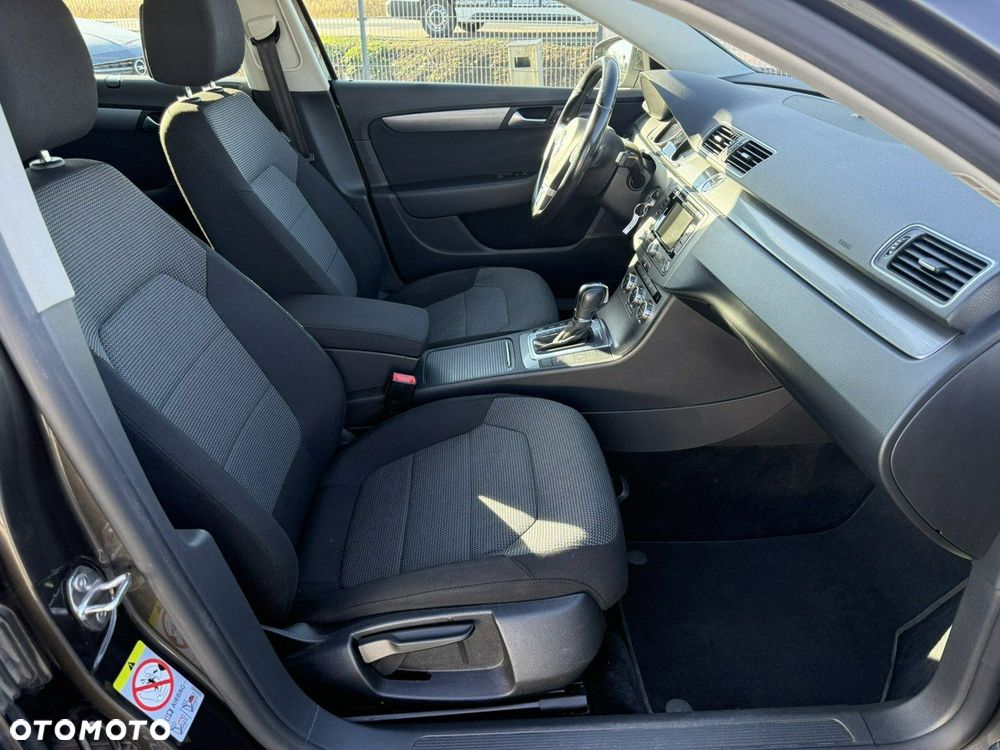 Volkswagen Passat - 16