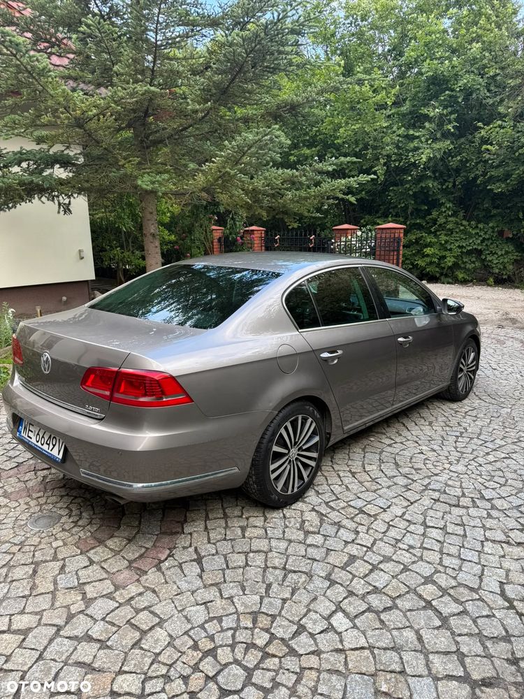 Volkswagen Passat 2.0 TDI 4Mot Highline DSG - 4