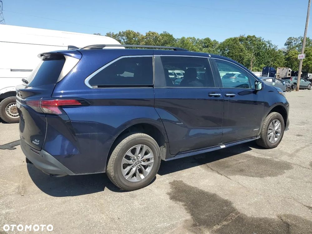 Toyota Sienna 3.5 V6 XLE AWD - 4