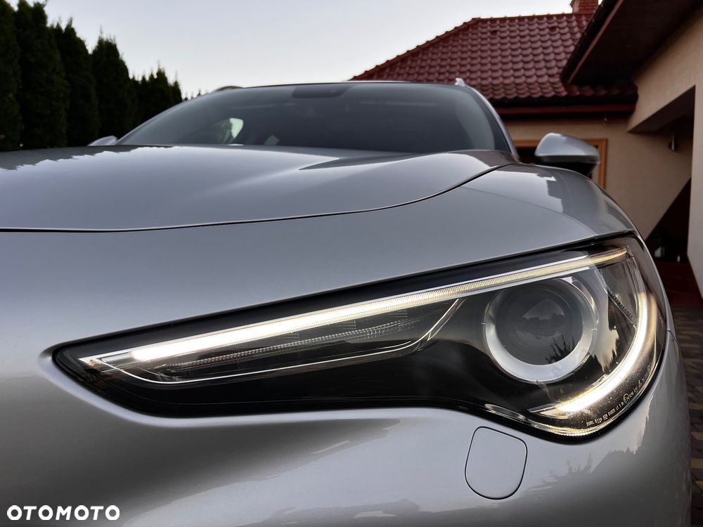 Alfa Romeo Stelvio 2.0 Turbo 16V AT8-Q4 Competizione - 19