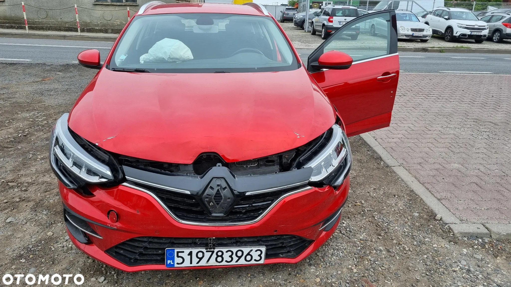 Renault Megane Grandtour TCe 140 GPF BUSINESS EDITION - 26