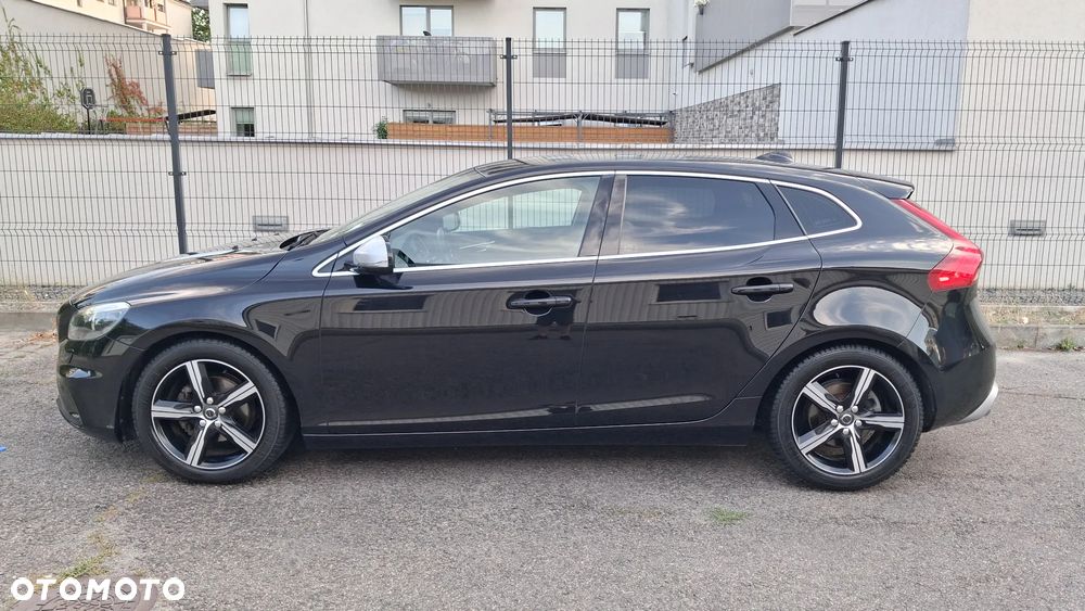Volvo V40 D2 R Design - 3