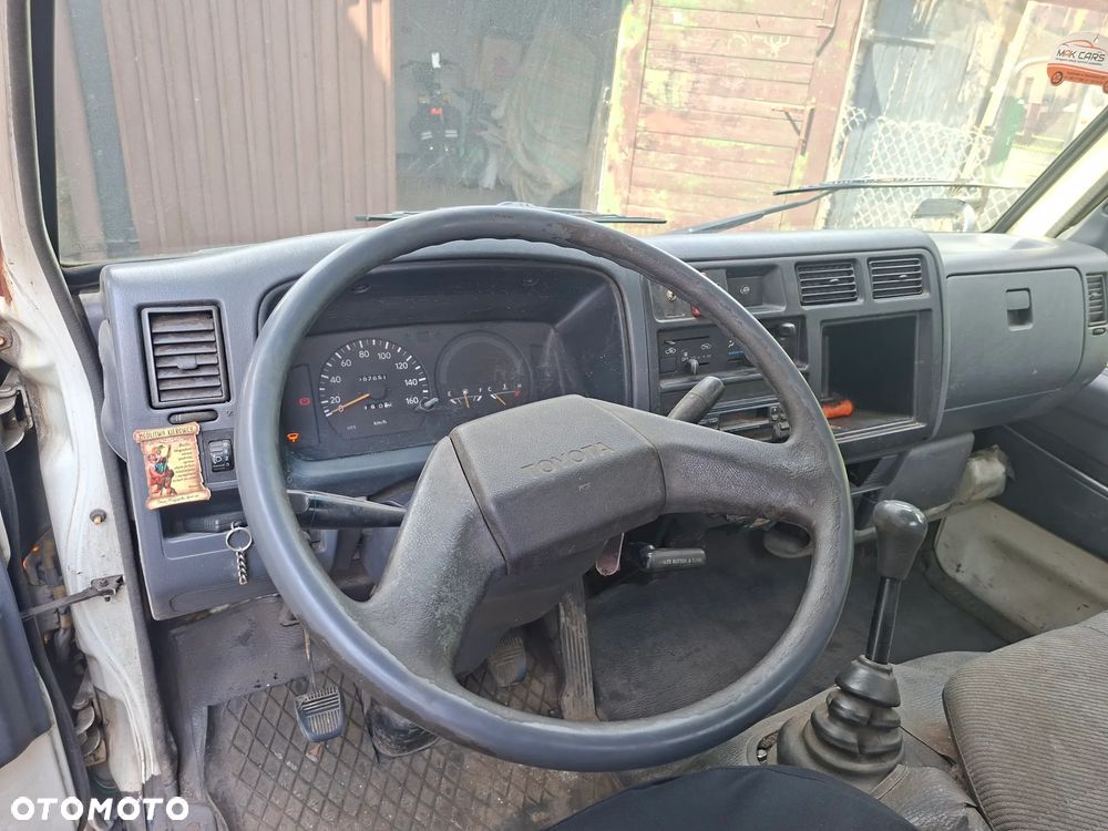 Toyota Dyna 150 - 8