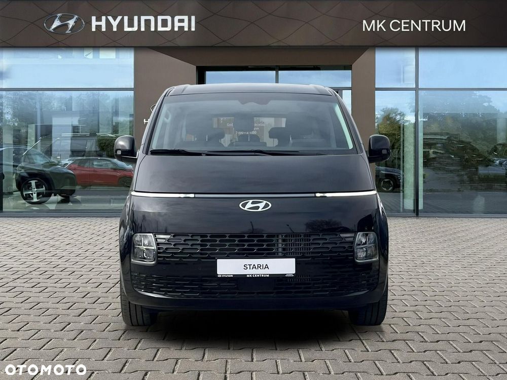 Hyundai Staria - 8