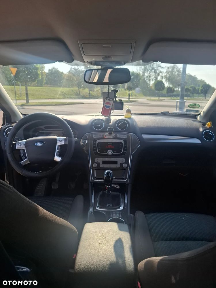 Ford Mondeo 2.0 Trend - 16