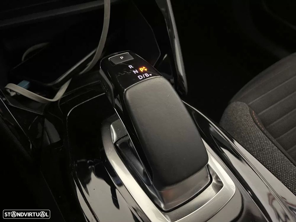 Peugeot e-2008 50 kWh Active Pack - 29