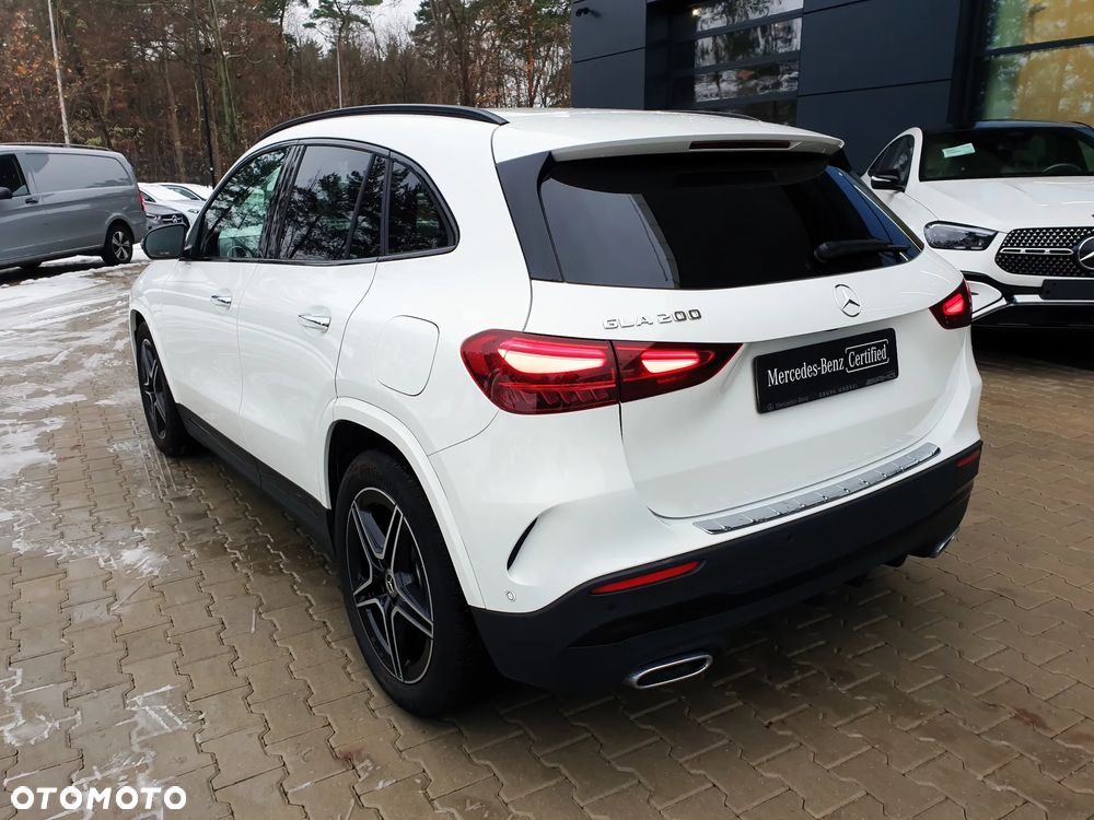 Mercedes-Benz GLA 200 AMG Line - 8