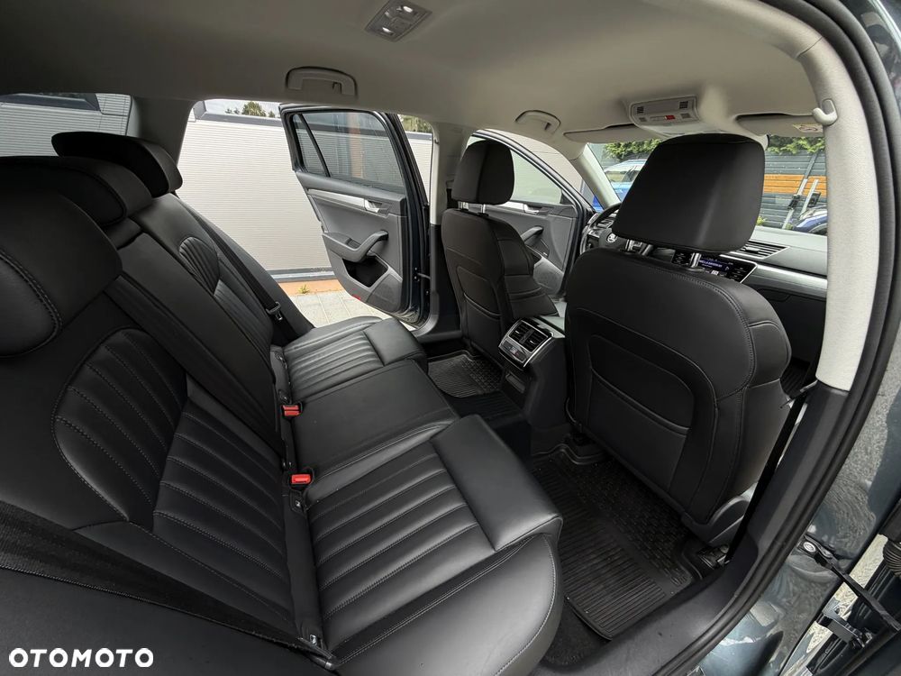 Skoda Superb 2.0 TDI DSG Sportline - 17