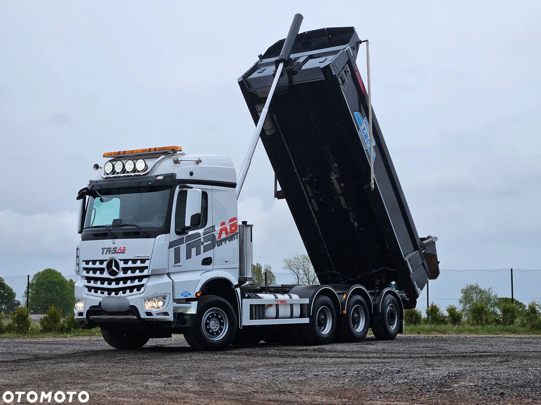 Mercedes-Benz Arocs - 1