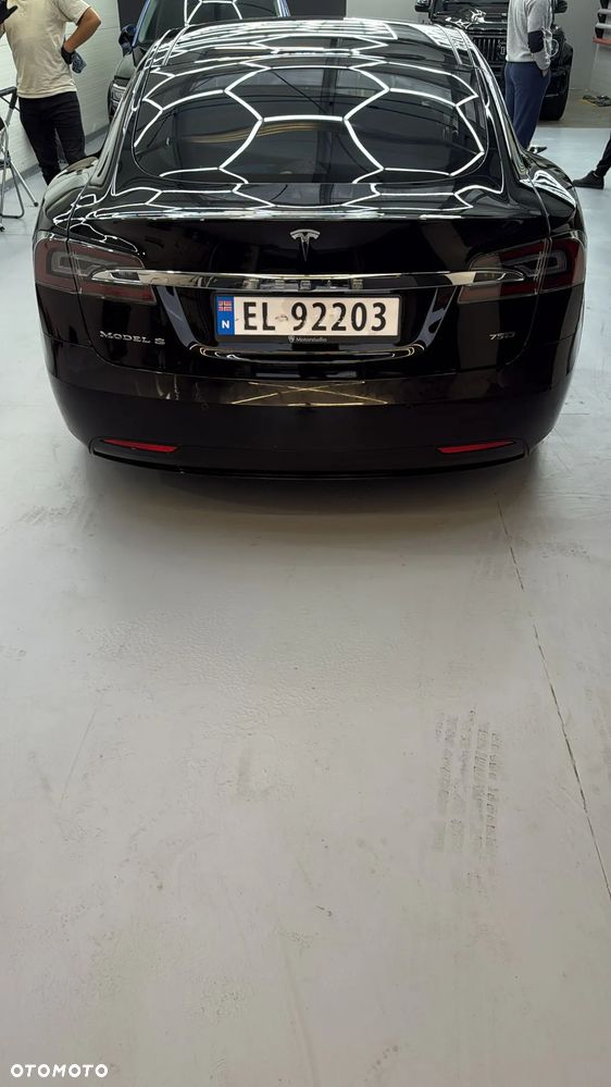 Tesla Model S Long Range Plus - 3