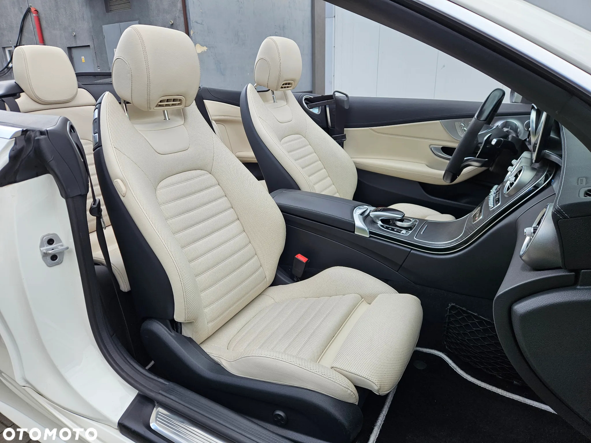 Mercedes-Benz Klasa C AMG 43 4-Matic Kabriolet - 11