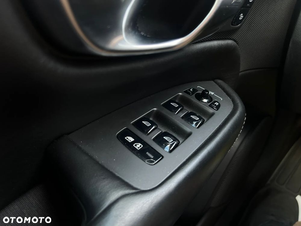 Volvo XC 90 - 21