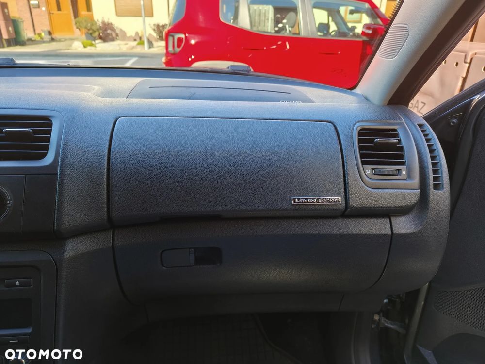 Skoda Fabia 1.2 HTP Active Green tec - 18