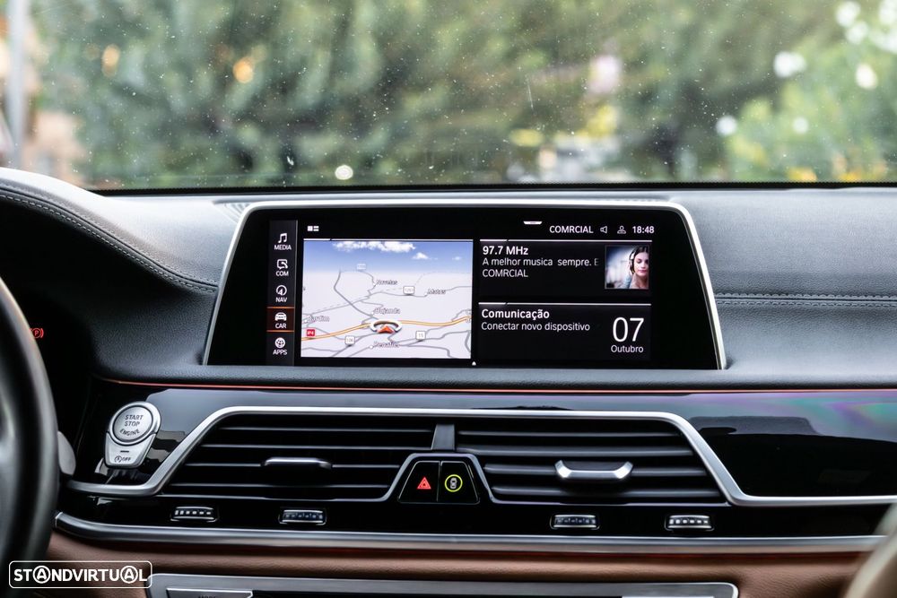 BMW 740 d xDrive Pack M Auto - 38