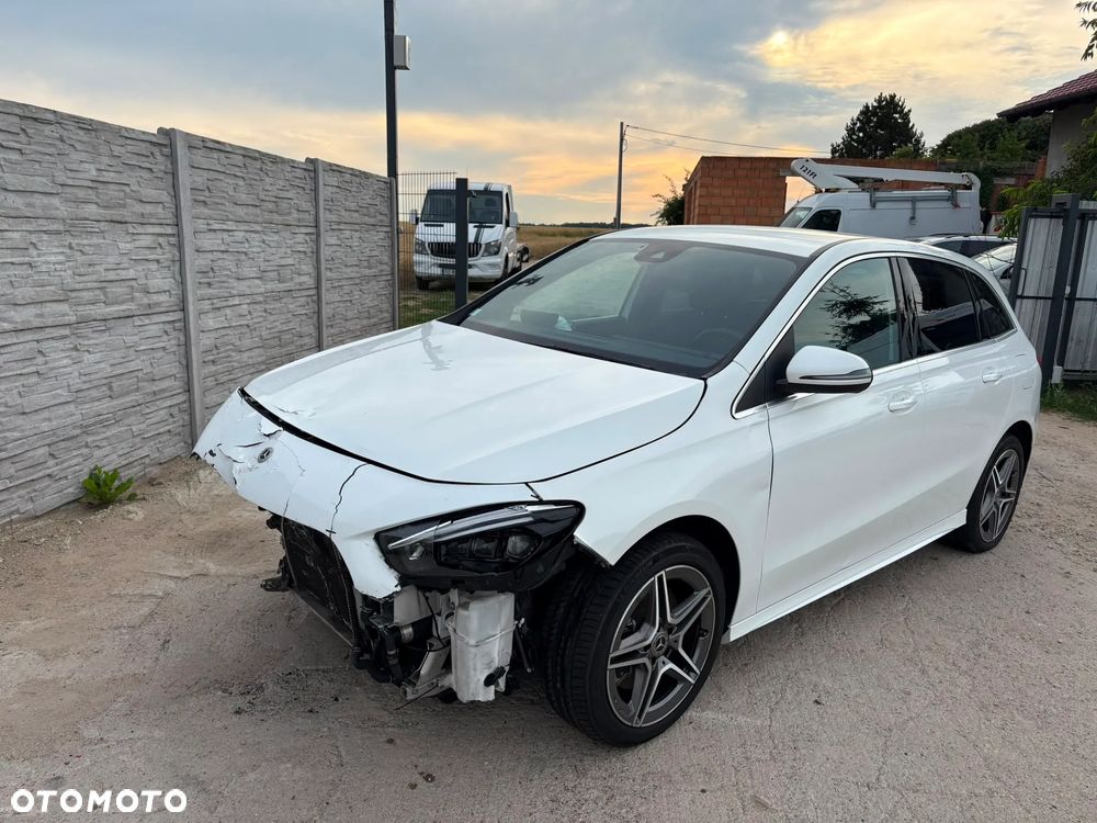 Mercedes-Benz Klasa B 250 e 8G-DCT AMG Line - 4