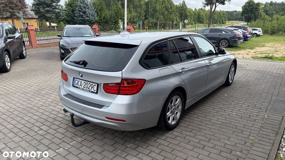 BMW Seria 3 318d Sport Line - 15