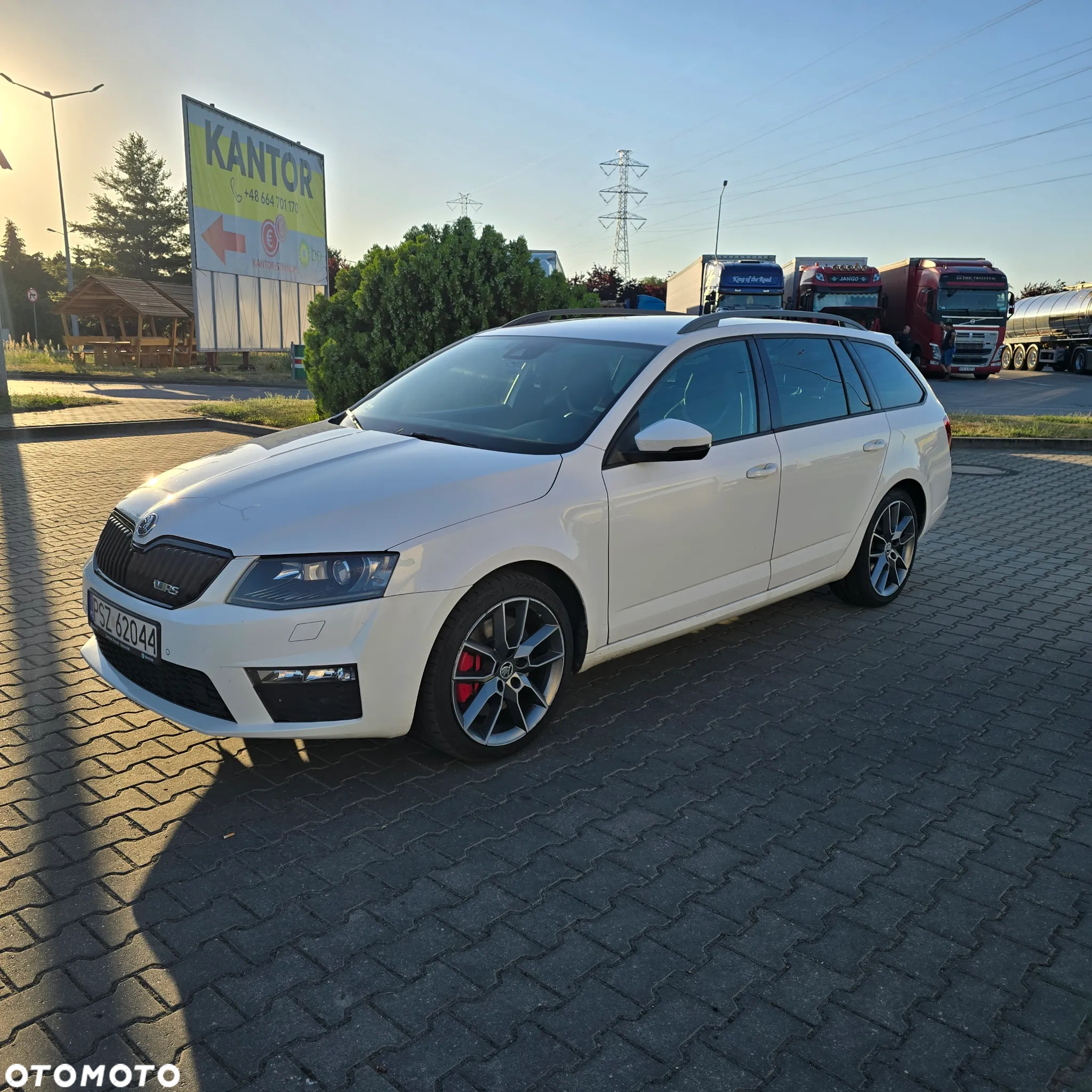 Skoda Octavia Combi 2.0 TDI RS - 28